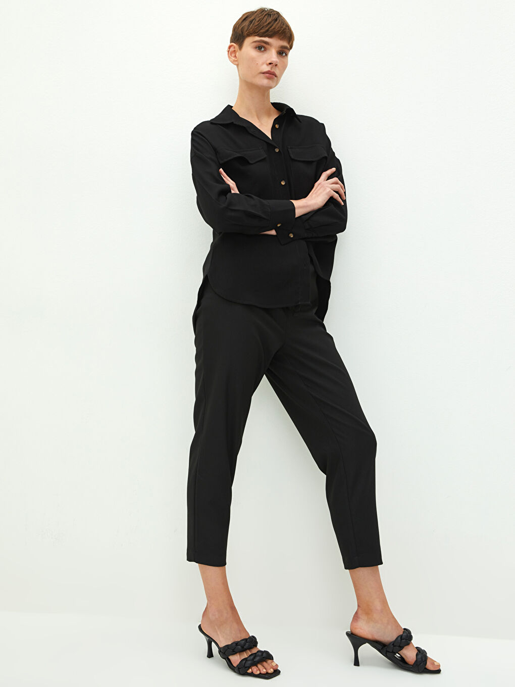 Elastic Waist Regular Pocket Detailed Women's Trousers-3