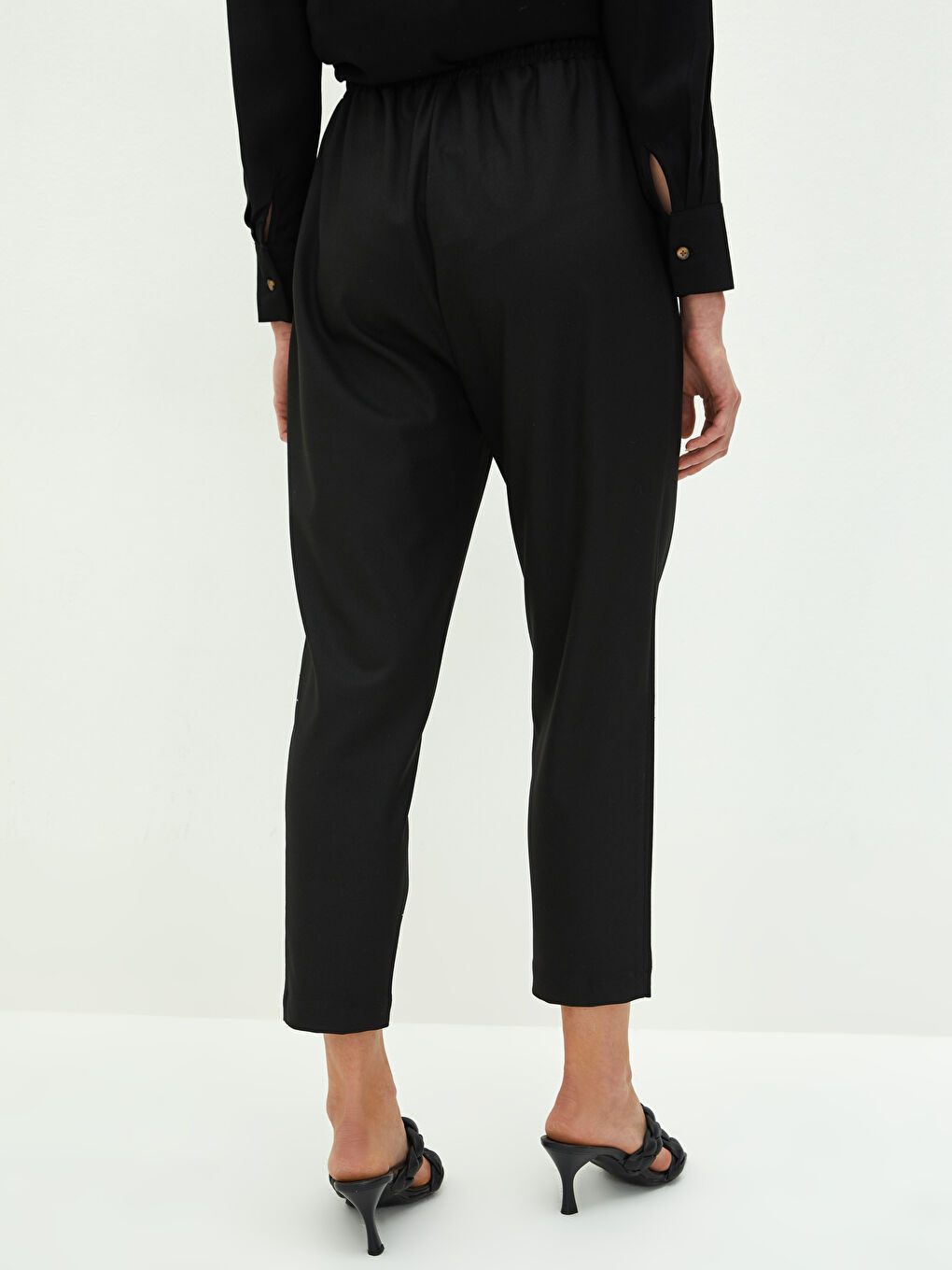 Elastic Waist Regular Pocket Detailed Women's Trousers-7