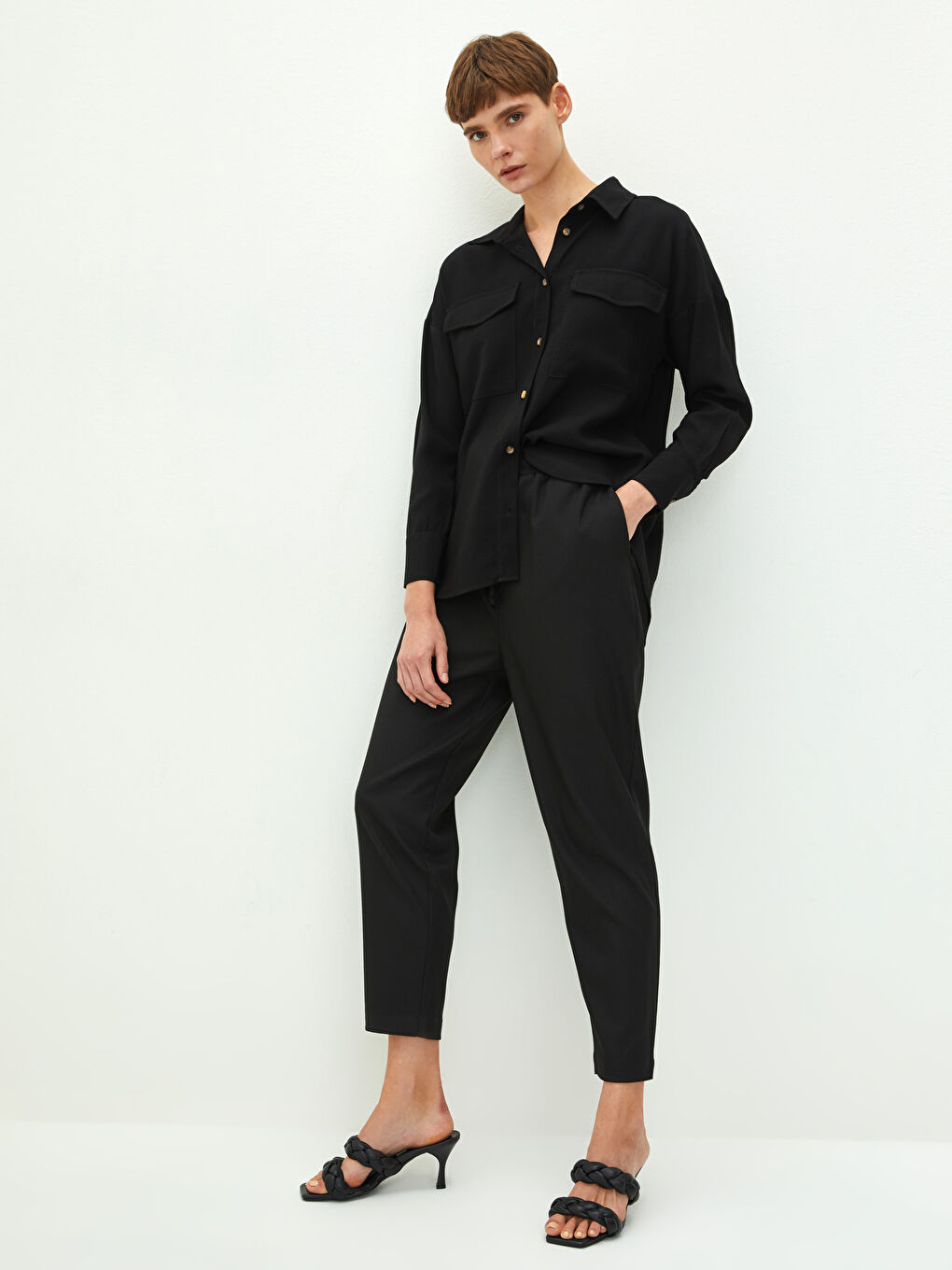 Elastic Waist Regular Pocket Detailed Women's Trousers