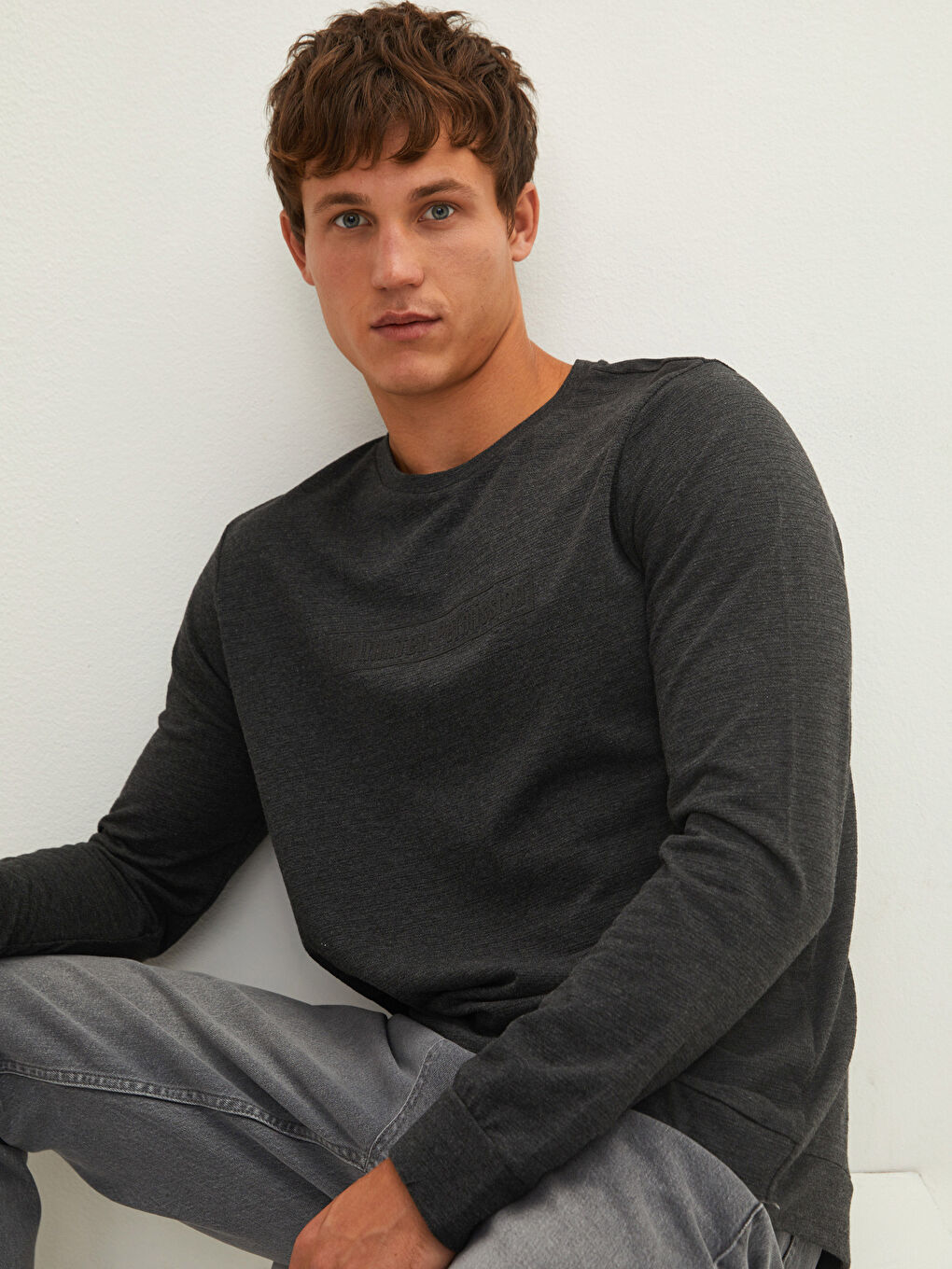 سويت شيرت كم طويل بياقة دائرية للرجال