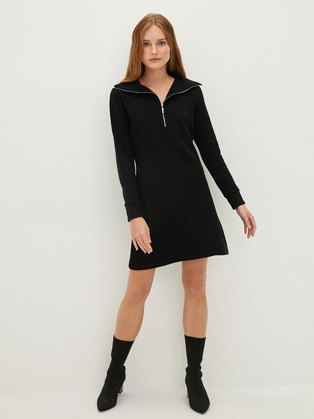 Siyah Dik Yaka Düz Uzun Kollu Kadın Elbise-3