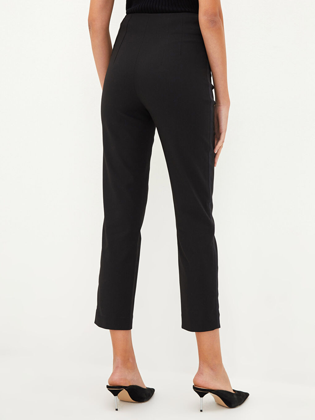 Siyah Yüksek Bel Standart Fit Bilek Boy Kadın Pantolon-5