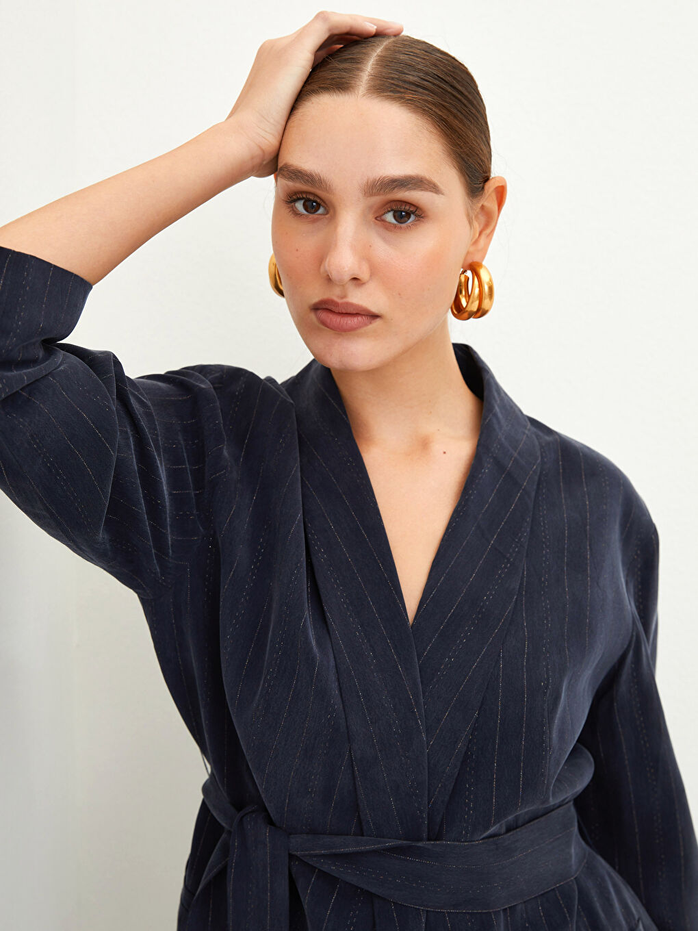 Lacivert Ceket Yaka Çizgili Uzun Kollu Beli Kuşaklı Cep Detaylı Kadın Ceket-3