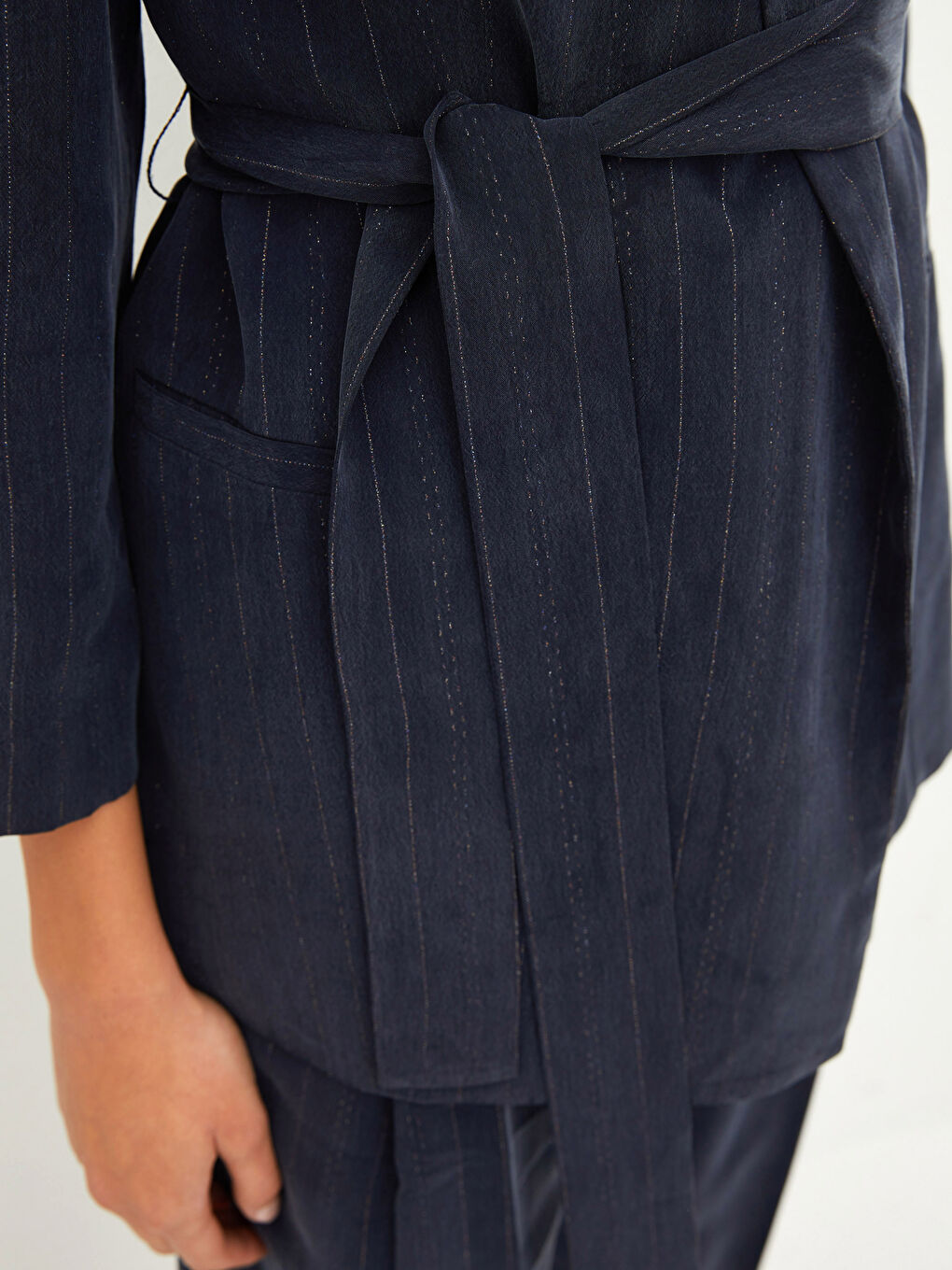 Lacivert Ceket Yaka Çizgili Uzun Kollu Beli Kuşaklı Cep Detaylı Kadın Ceket-4