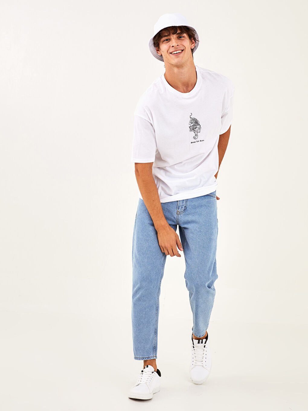 تيشيرت رجالي واسع الحجم برقبة دائرية وأكمام قصيرة من جيرسي-3