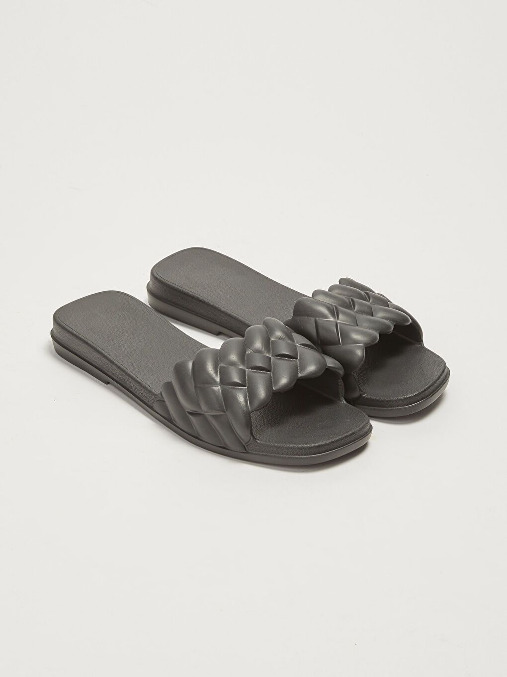 Siyah Tek Bantlı Kadın Terlik