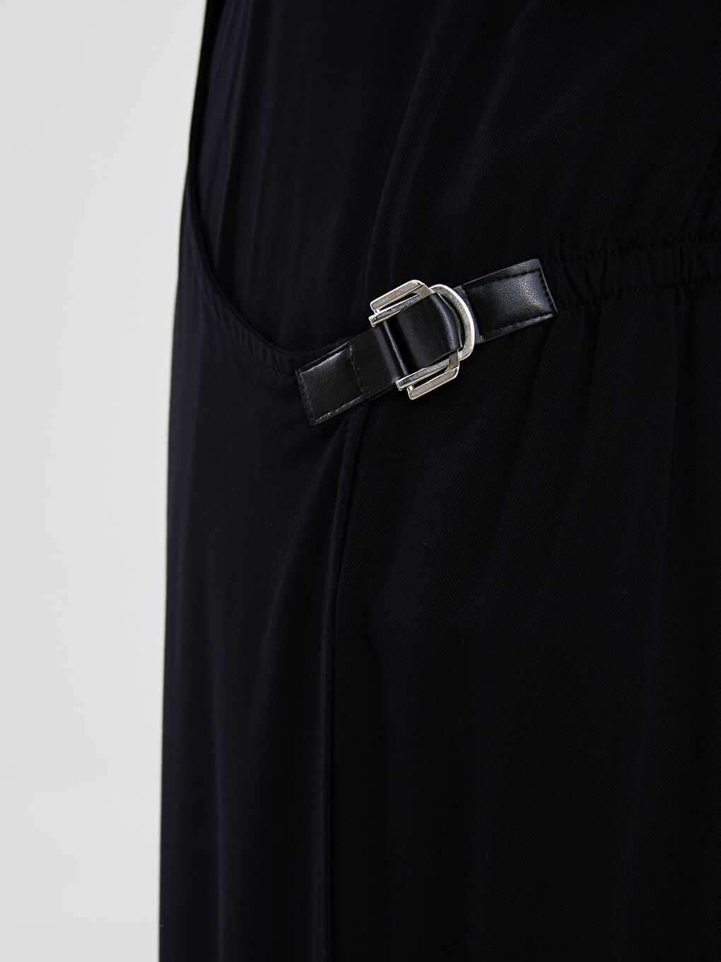 Siyah Bisiklet Yaka Düz Uzun Kollu A Kesim Viskon Kadın Elbise-3