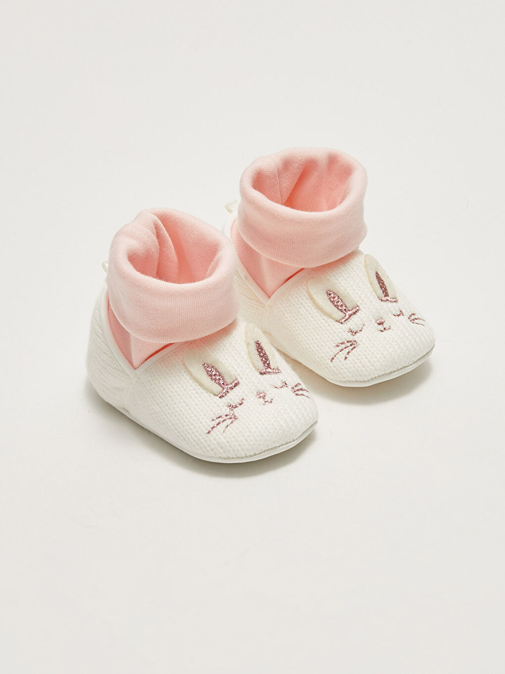 Ekru Nakışlı Çorap Detaylı Kız Bebek Yürüme Öncesi Ayakkabı