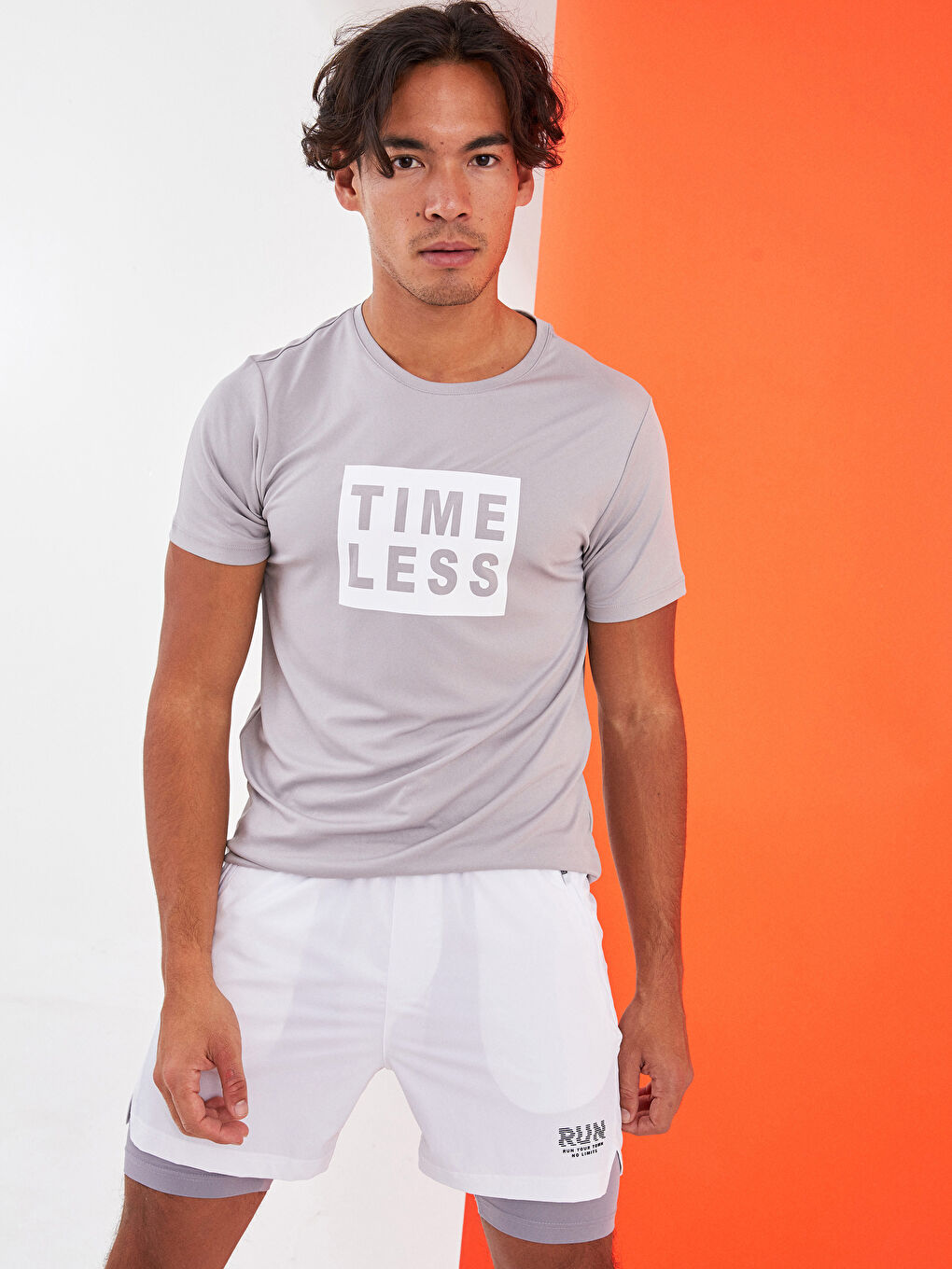 Beyaz Standart Kalıp Baskılı Erkek Spor Taytlı Şort-4