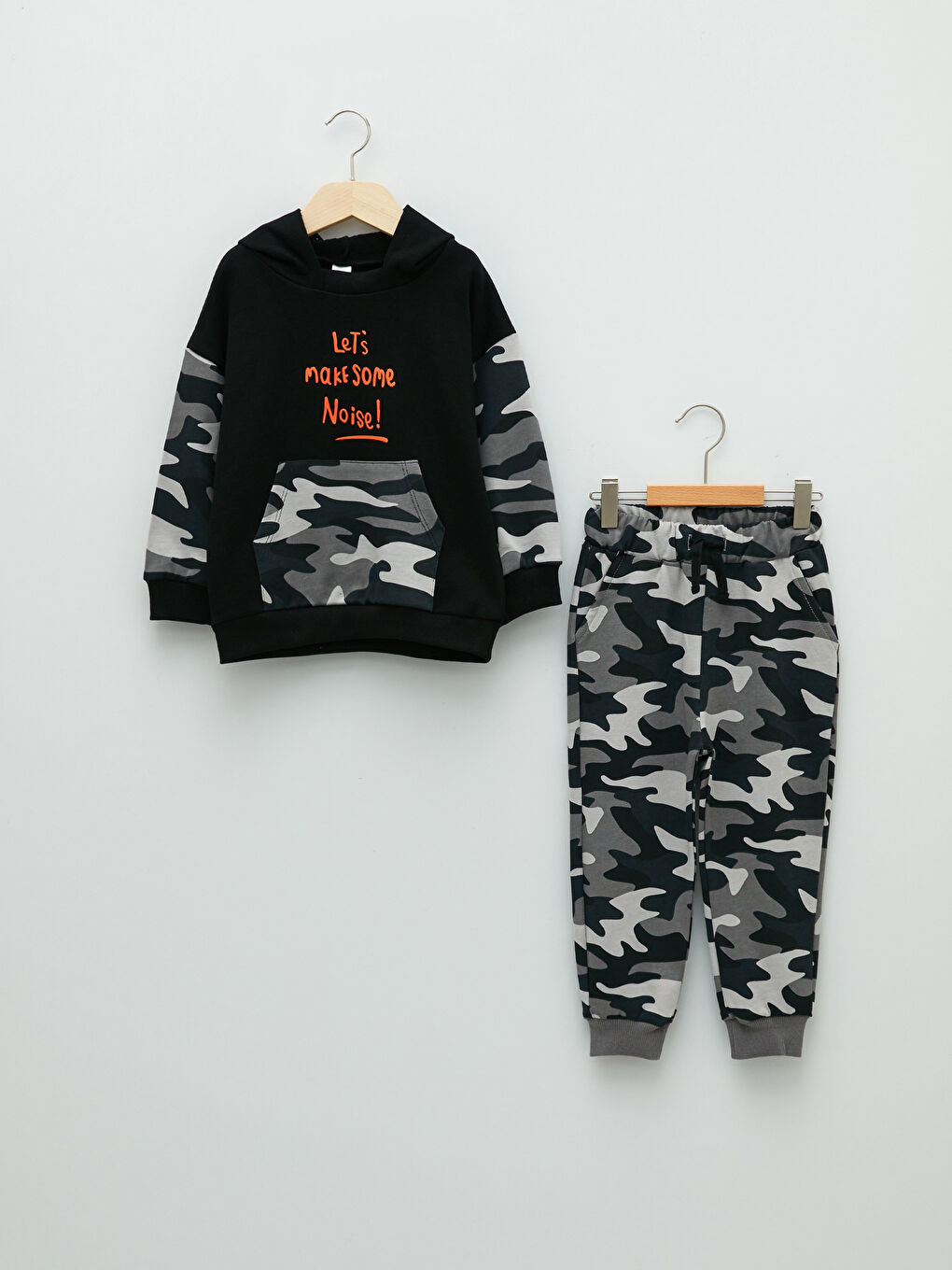 LCW baby Hooded Long Sleeve Kamuflaj Patterned Baby Boy Sweatshirt and Jogger Trousers 2-Pack Set -W1H948Z1-CVL