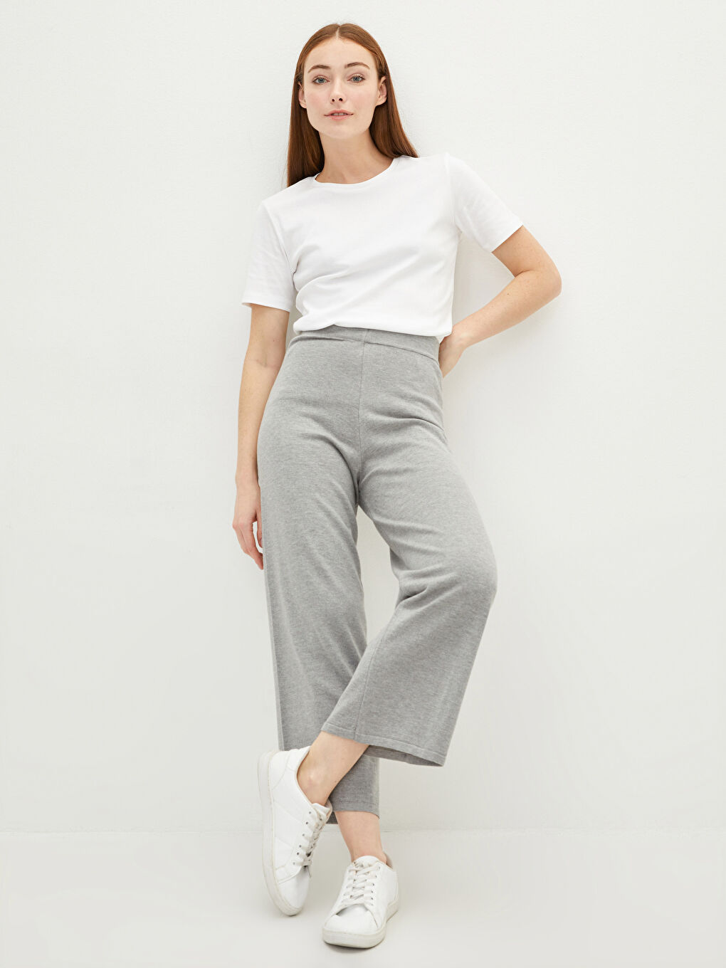 Дамски трикотажни панталони с еластична талия и изчистен дизайн-1