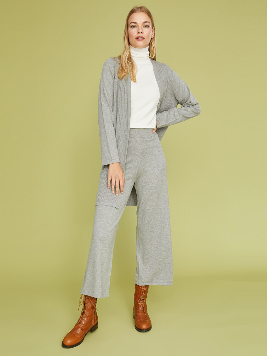 Дамски трикотажни панталони с еластична талия и изчистен дизайн-2