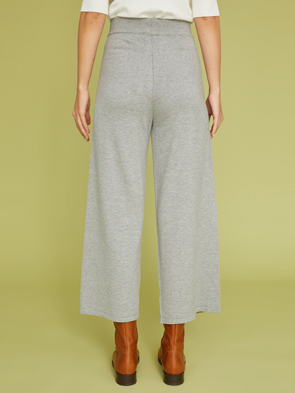 Дамски трикотажни панталони с еластична талия и изчистен дизайн-5