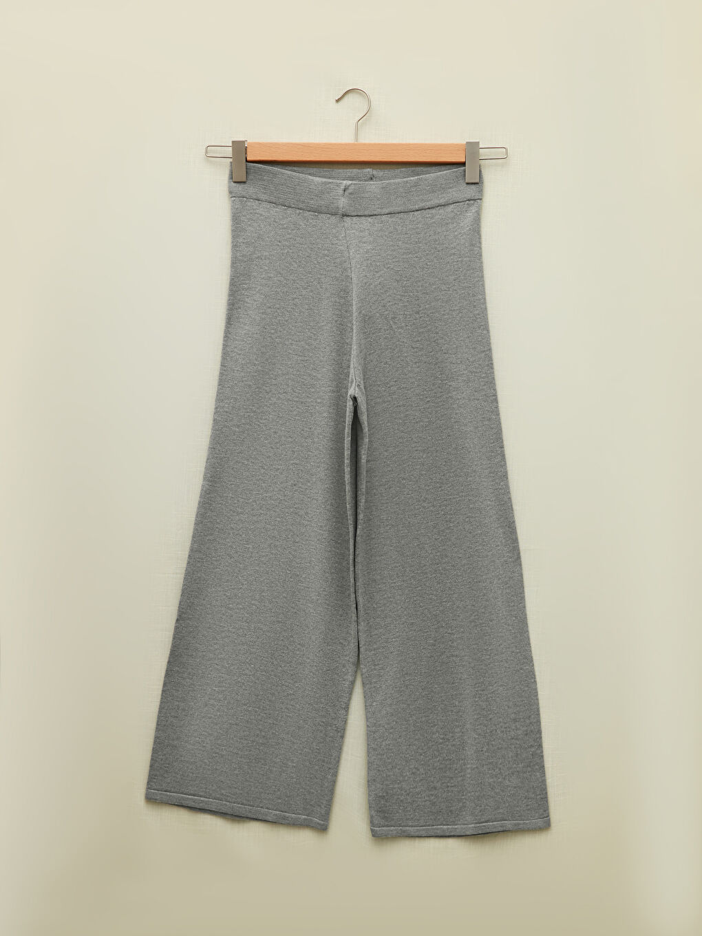 Дамски трикотажни панталони с еластична талия и изчистен дизайн-6