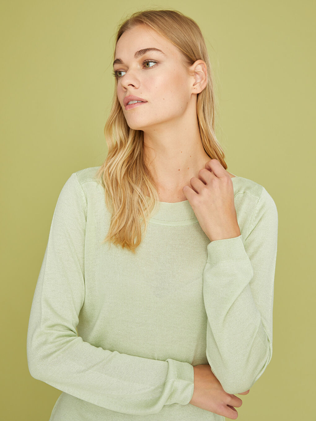 Yeşil Kayık Yaka Düz Uzun Kollu Kadın Triko Kazak-1