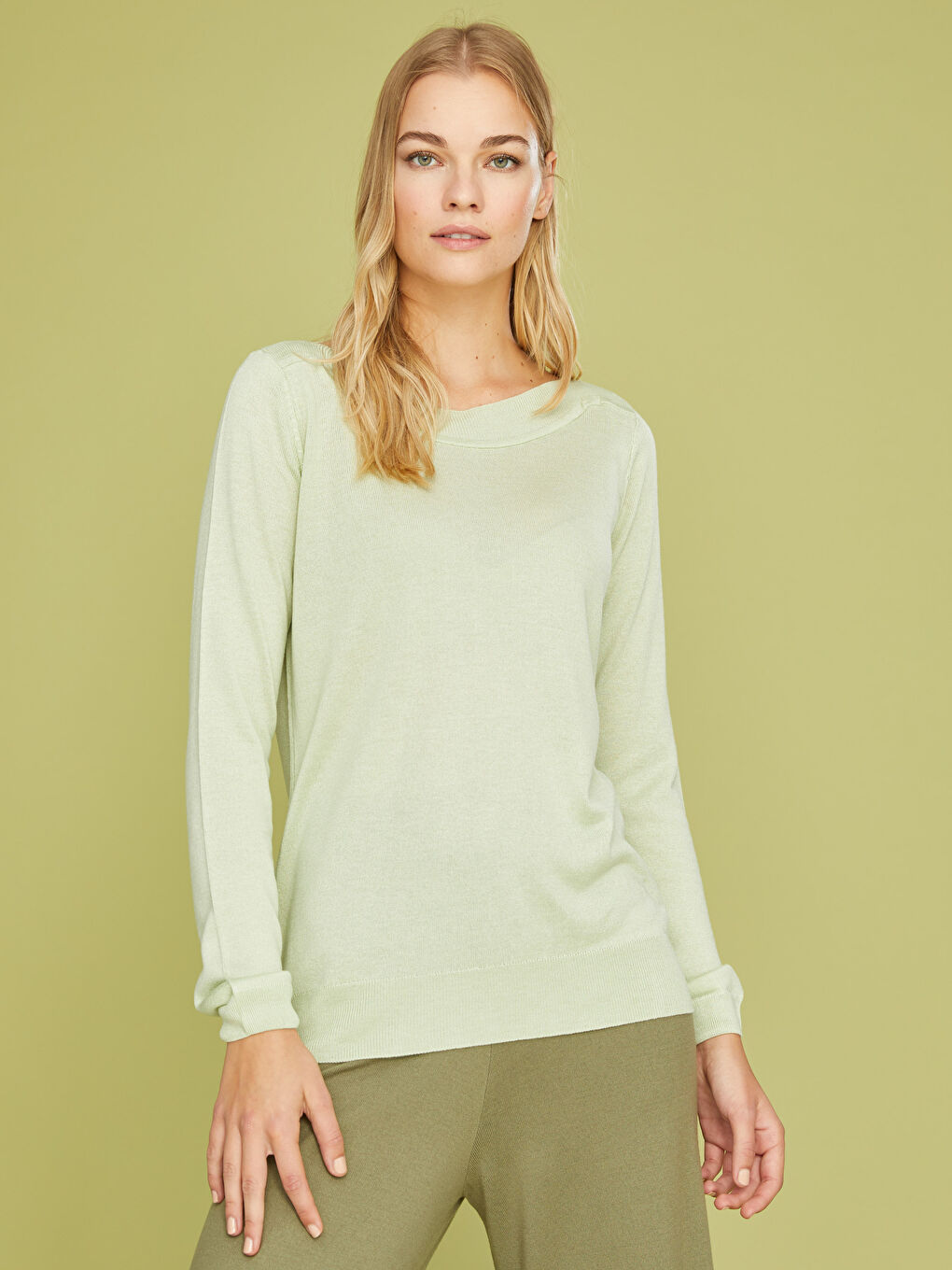 Yeşil Kayık Yaka Düz Uzun Kollu Kadın Triko Kazak-2