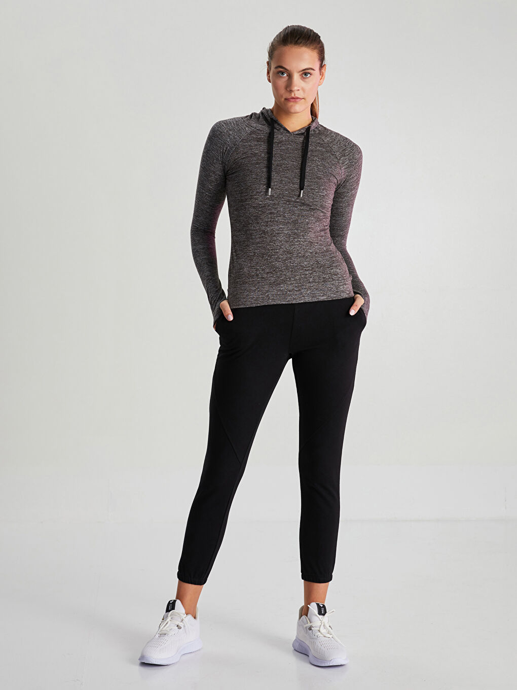 Xside Active Ženske Jogger Pantalone sa Elastičnim Strukem, Regularnog Kroja i Detaljima Džepova -W1H994Z8-CVL