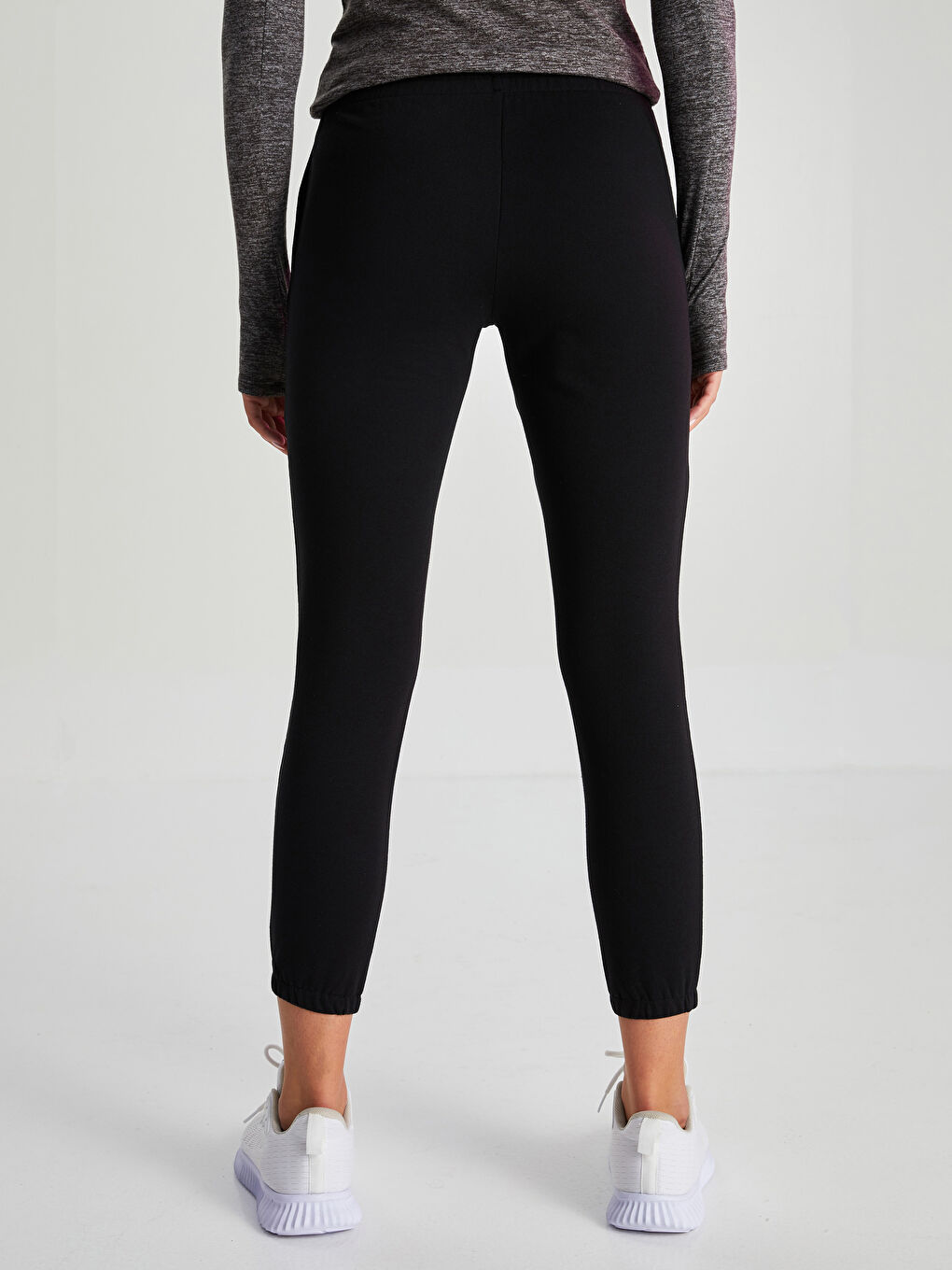 Xside Active Ženske Jogger Pantalone sa Elastičnim Strukem, Regularnog Kroja i Detaljima Džepova -W1H994Z8-CVL
