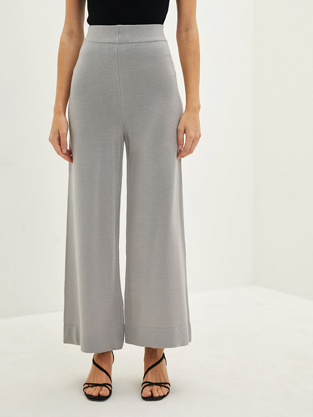Gri Kadın Beli Lastikli Geniş Paça Düz Triko Pantolon-3
