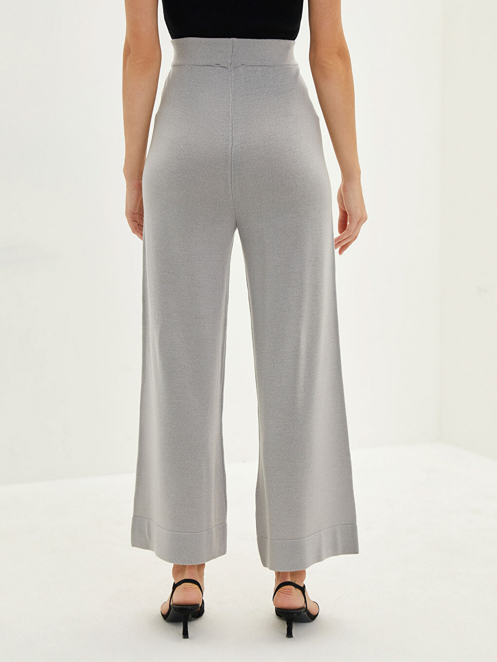 Gri Kadın Beli Lastikli Geniş Paça Düz Triko Pantolon-4