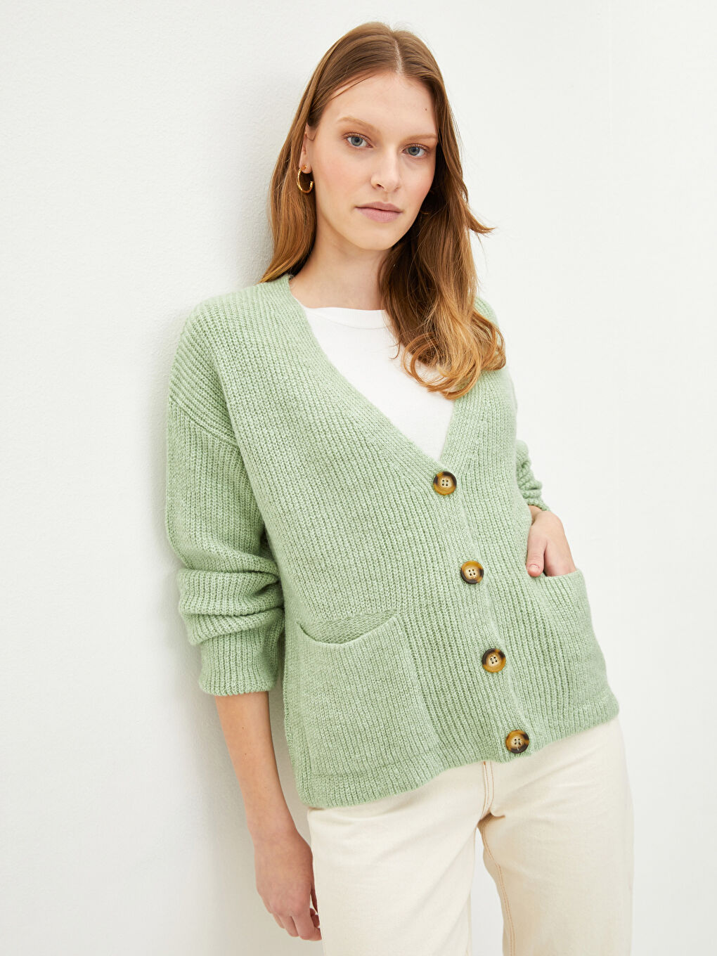 Yeşil V Yaka Düz Uzun Kollu Cep Detaylı Kadın Triko Hırka