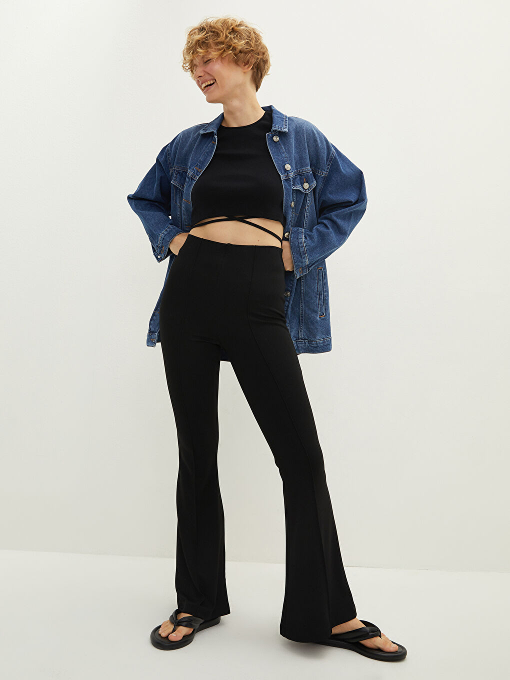 Siyah Rahat Kalıp Geniş Paça Kadın Pantolon