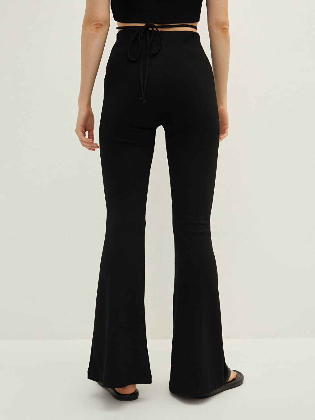 Siyah Rahat Kalıp Geniş Paça Kadın Pantolon-4