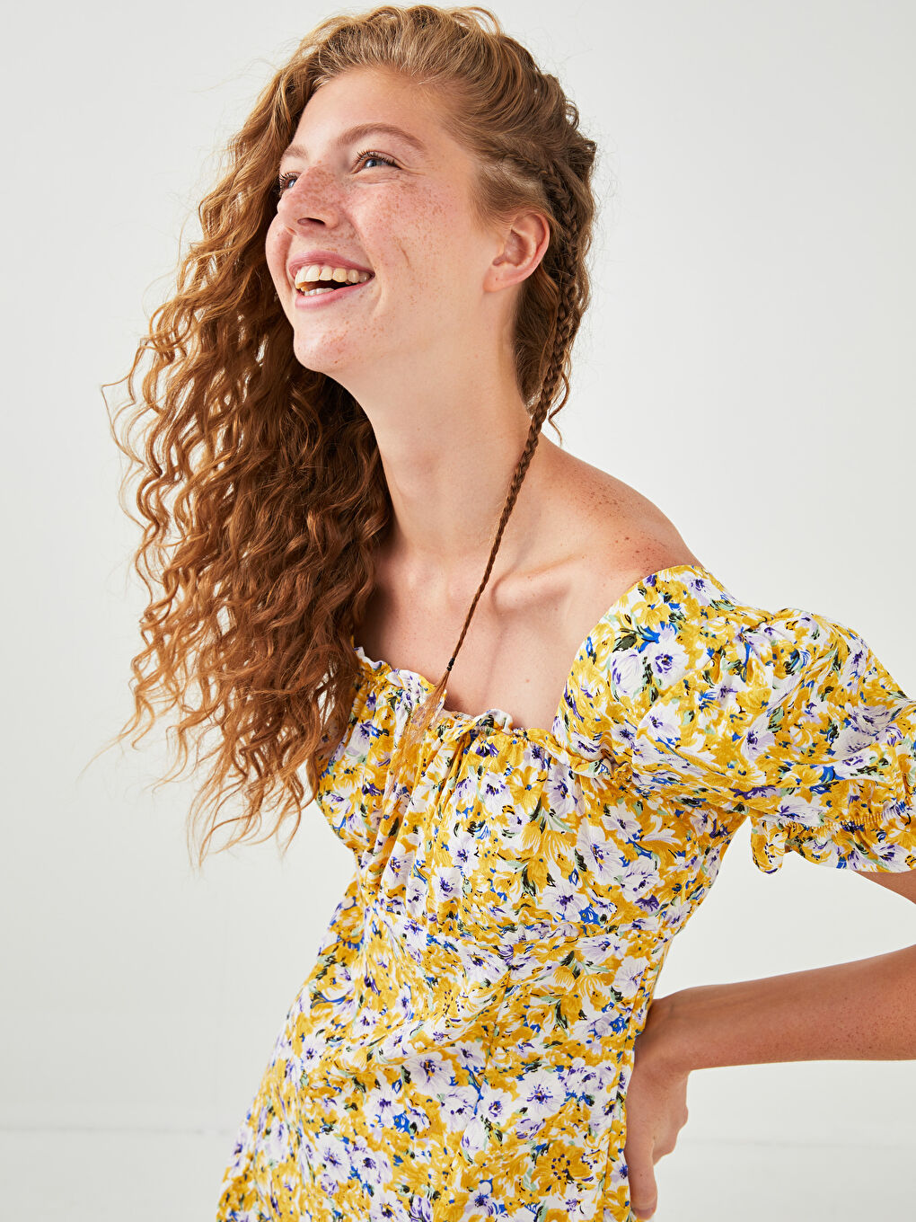 Sarı Kare Yaka Çiçekli Kısa Kollu Viskon Kadın Elbise-2