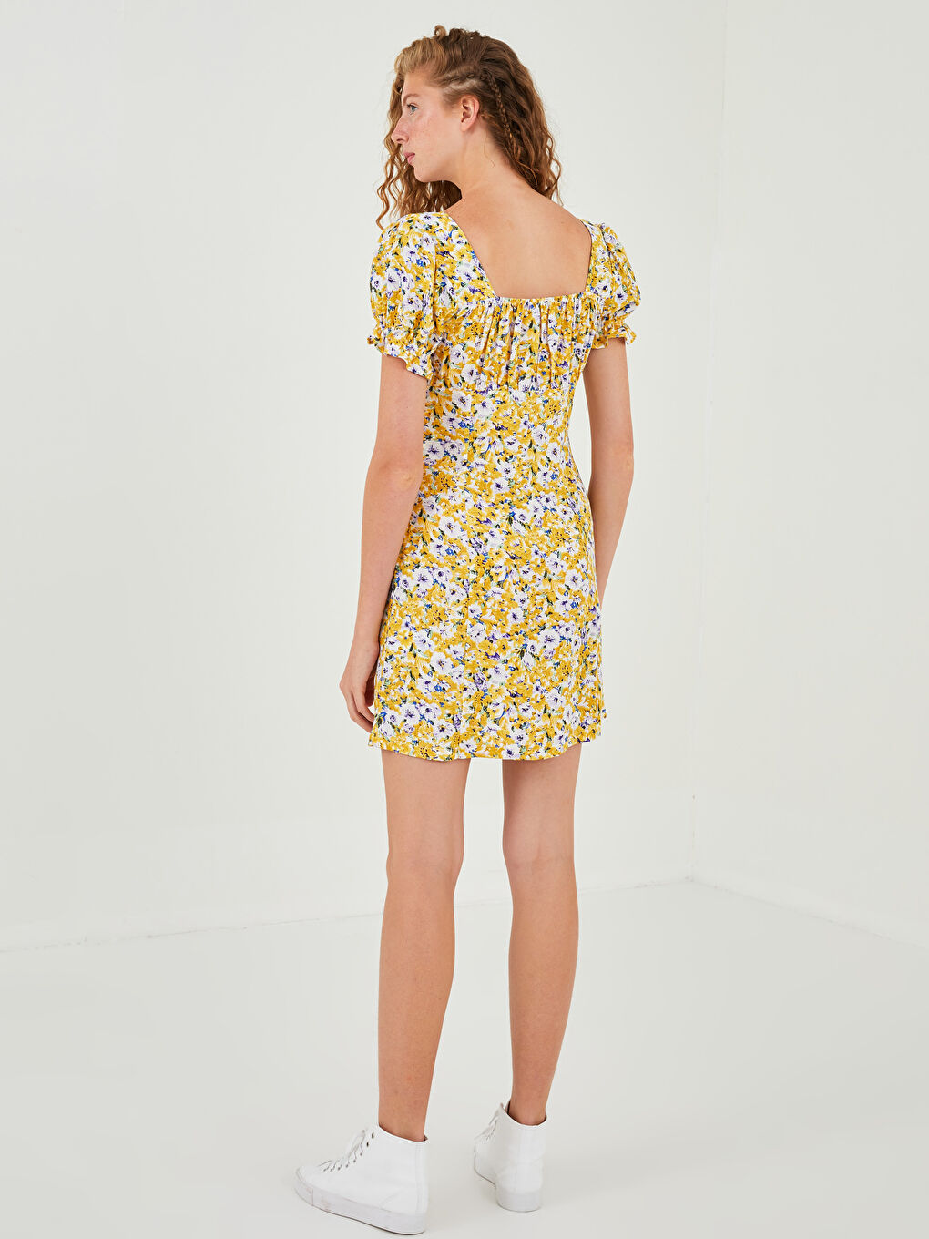 Sarı Kare Yaka Çiçekli Kısa Kollu Viskon Kadın Elbise-3