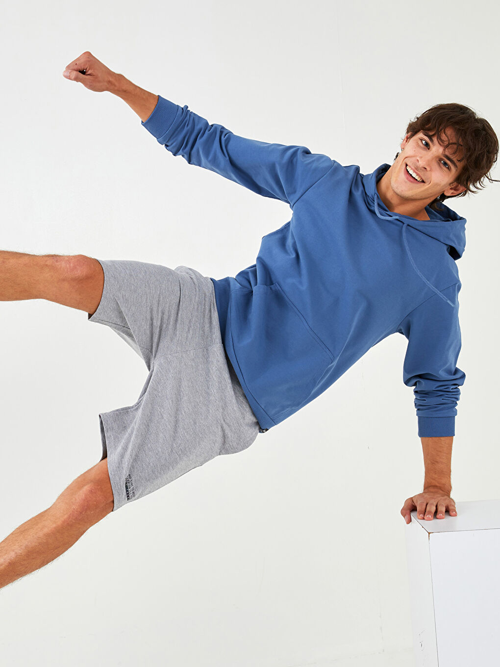 Gri Standart Kalıp Örme Erkek Şort