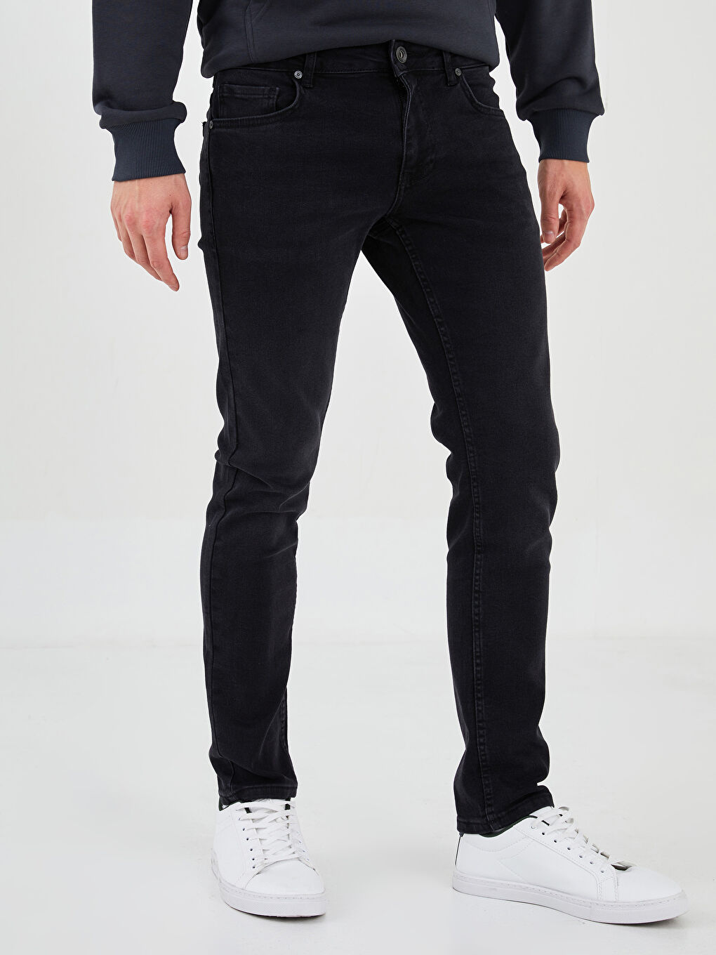 Lacoste L-Spin Deluxe 224 1 SMA Men's Shoes Black/Off White