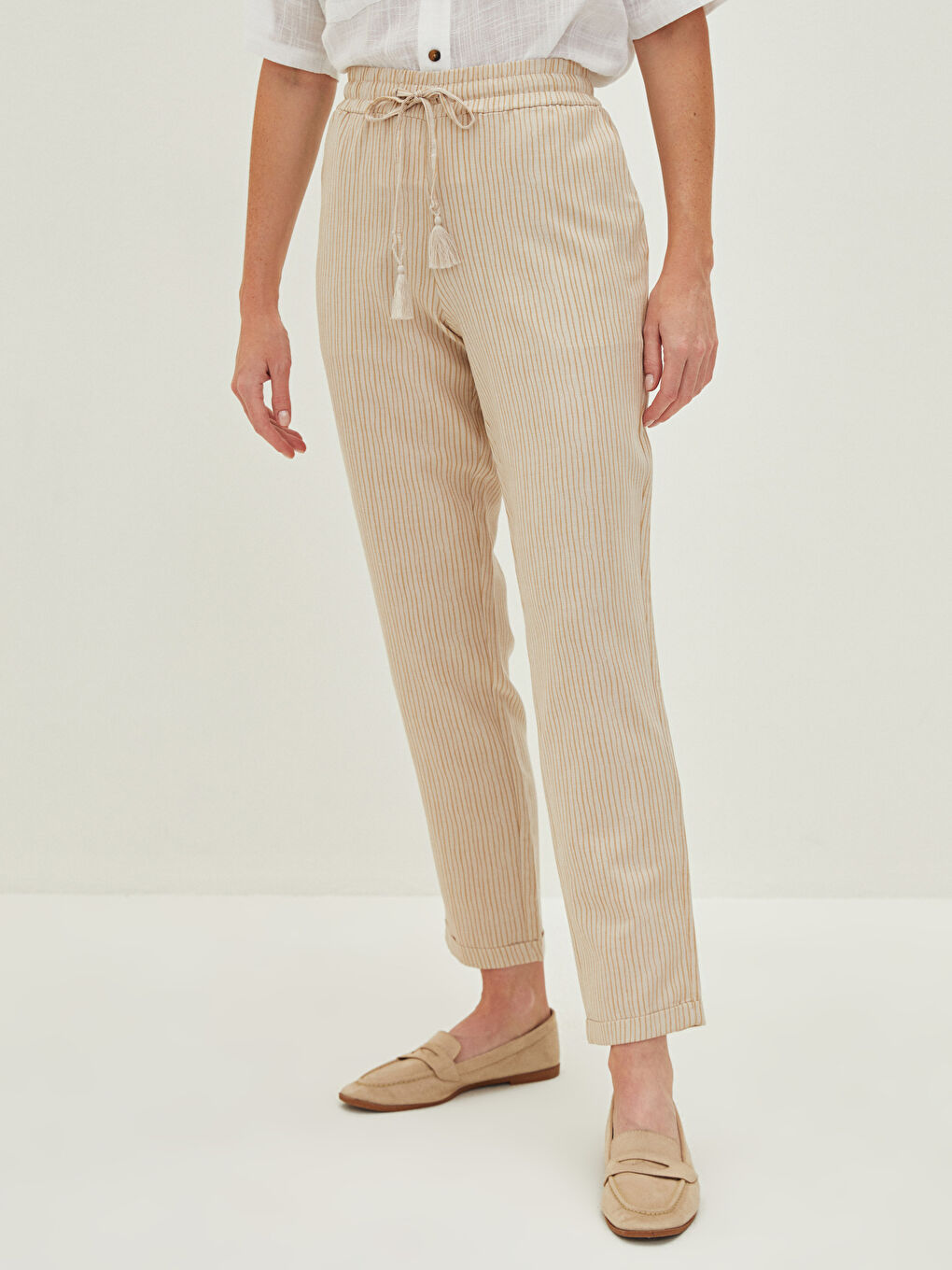 Bej Beli Lastikli Çizgili Bol Fit Cep Detaylı Kadın Pantolon-2