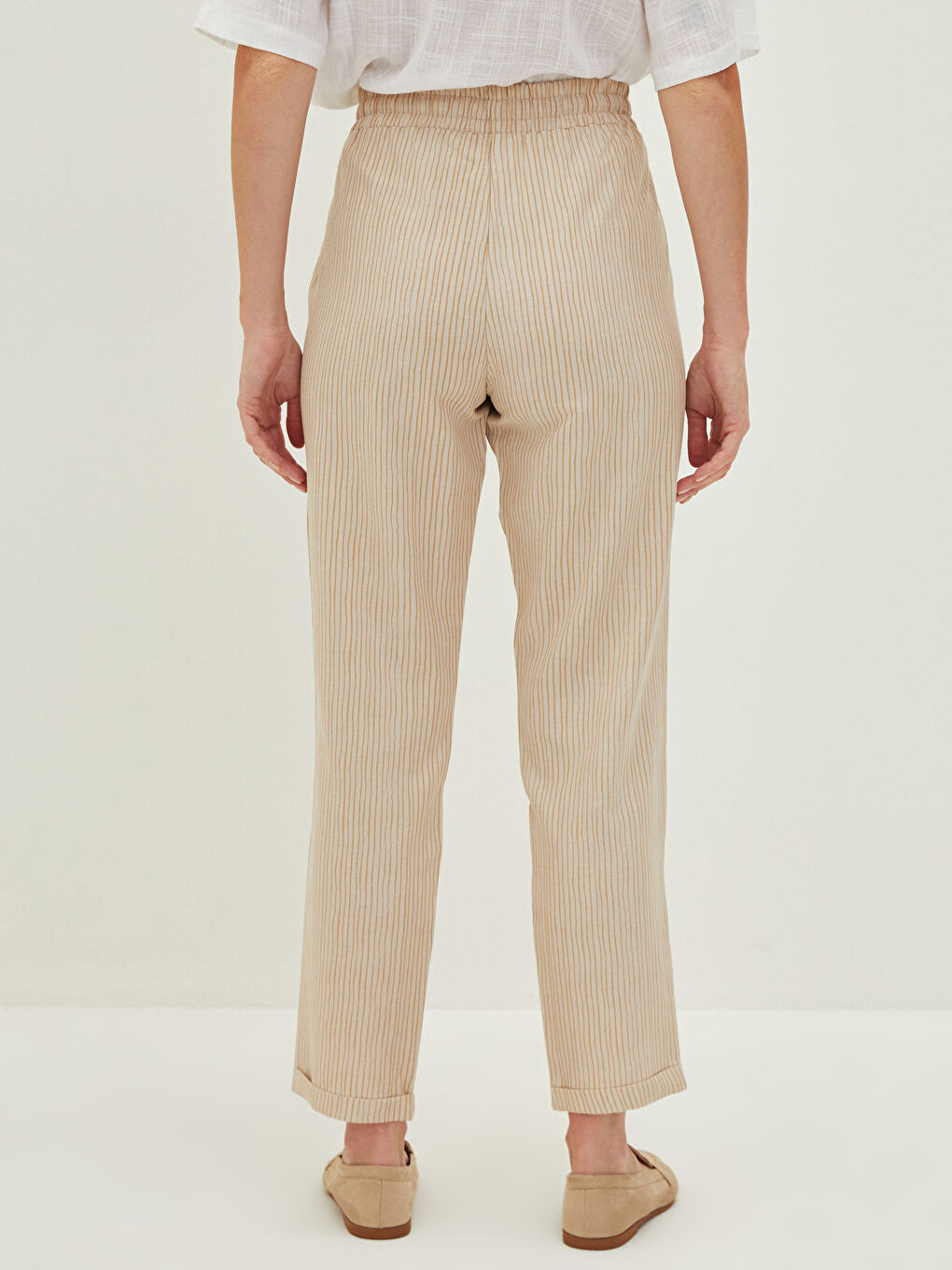 Bej Beli Lastikli Çizgili Bol Fit Cep Detaylı Kadın Pantolon-3
