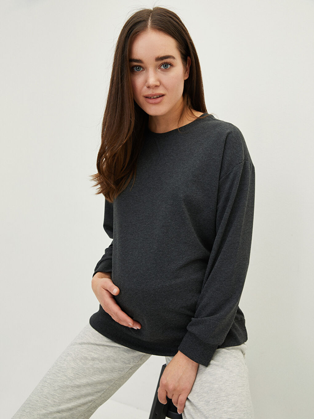 Толстовка для вагітних з круглим вирізом горловини, проста-1