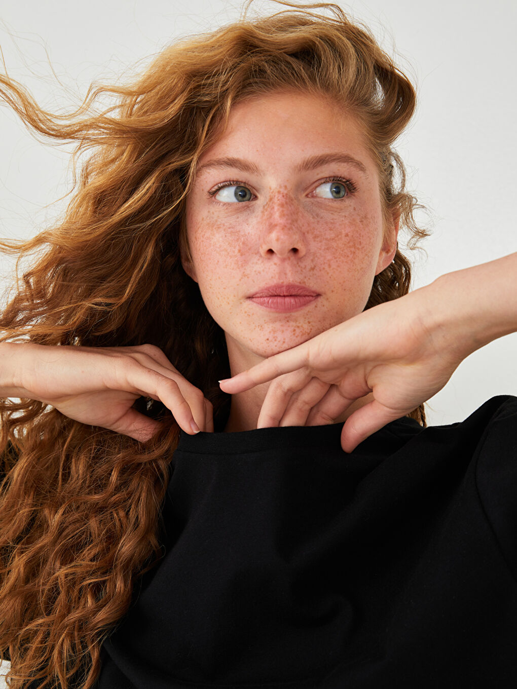 Siyah Bisiklet Yaka Düz Kısa Kollu Kadın Crop-7