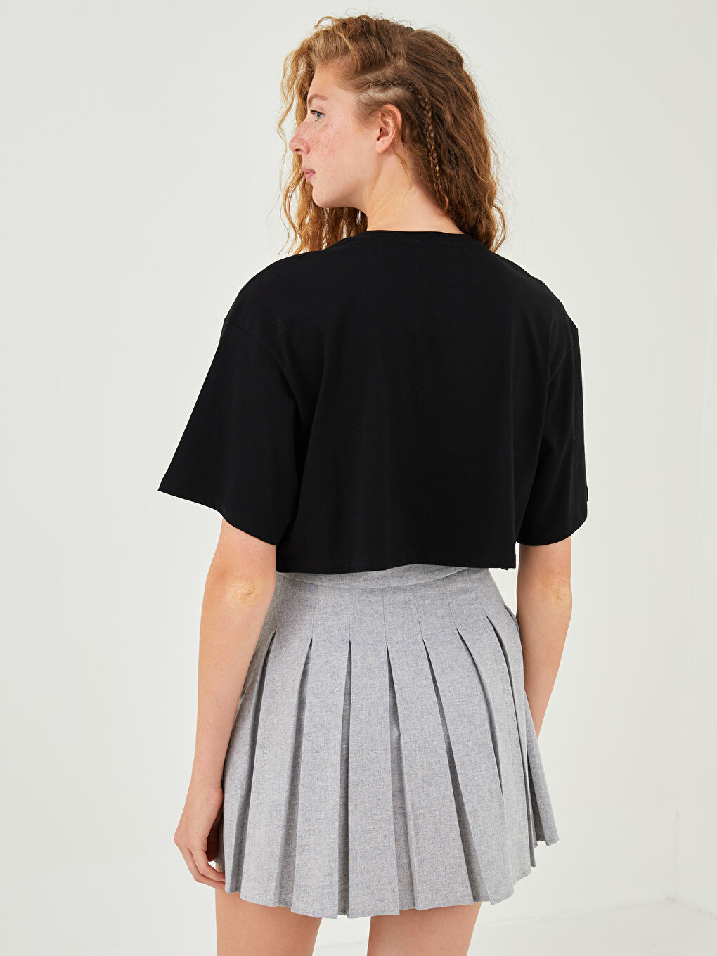 Siyah Bisiklet Yaka Düz Kısa Kollu Kadın Crop-9