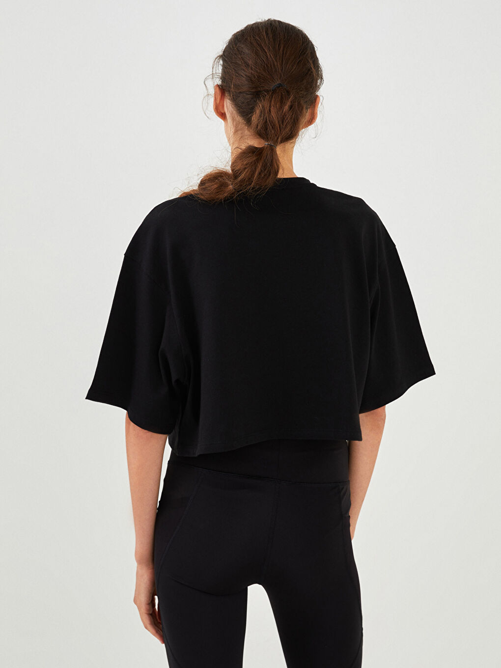 Siyah Bisiklet Yaka Düz Kısa Kollu Kadın Crop-8