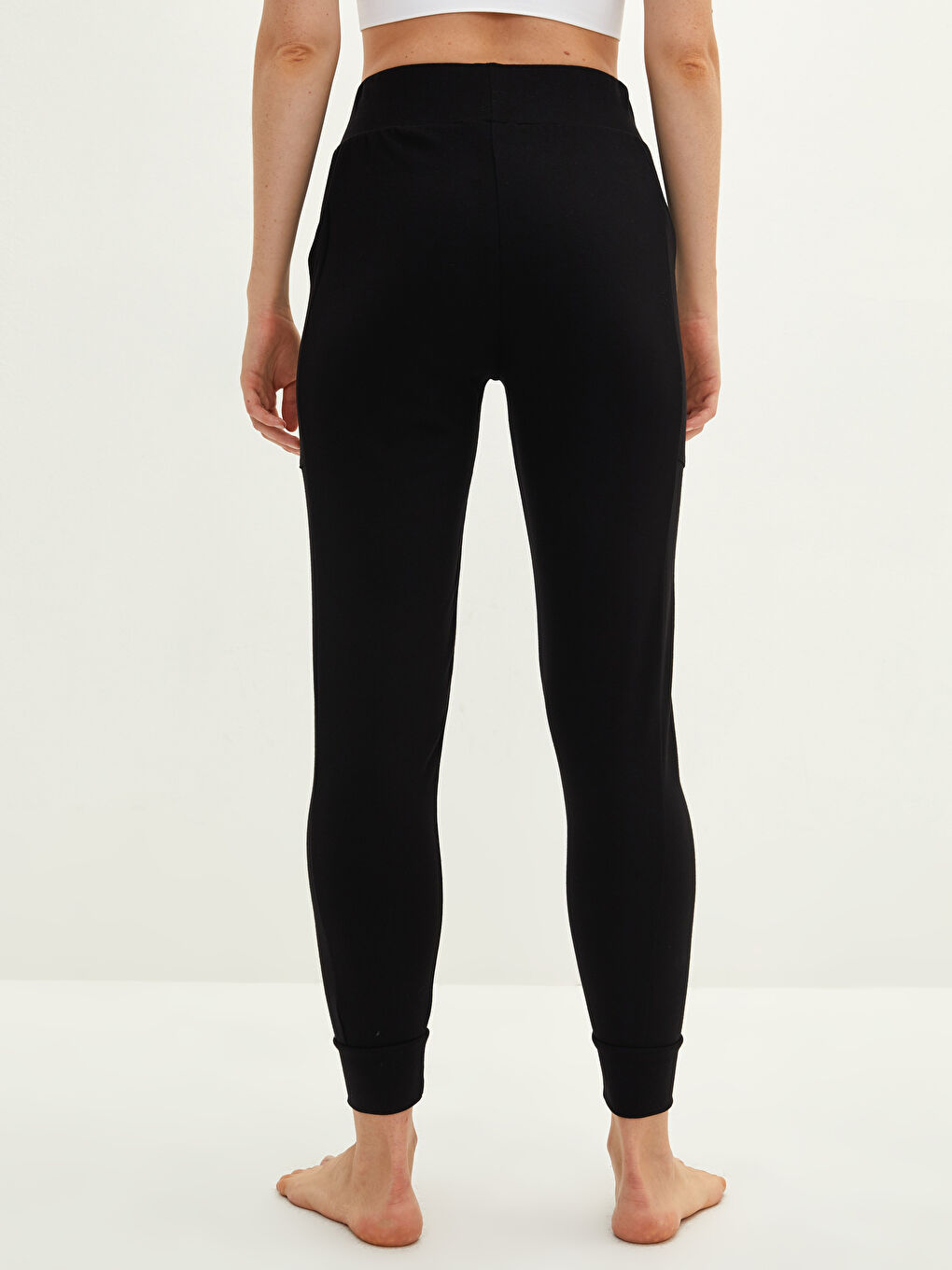 Siyah Beli Lastikli Düz Cep Detaylı Kadın Eşofman Altı-7