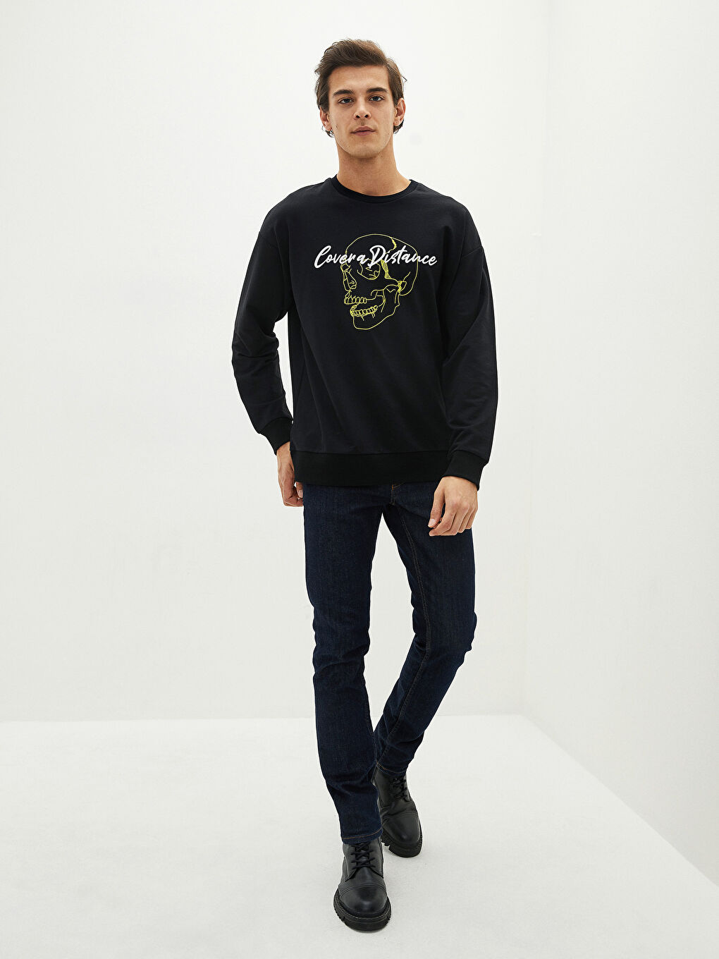 Siyah Bisiklet Yaka Uzun Kollu Baskılı Erkek Sweatshirt-3