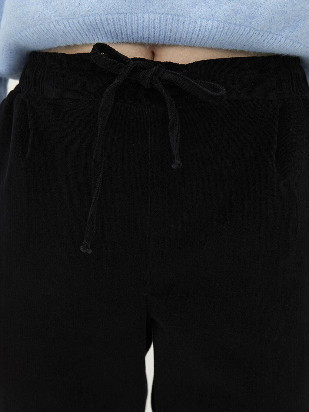 Pantalone od somota sa elastičnim strukom i detaljima vezivanja-3