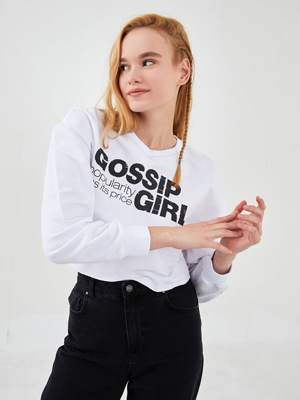 XSIDE Beyaz Bisiklet Yaka Gossip Girl Baskılı Uzun Kollu Pamuklu Kadın Sweatshirt