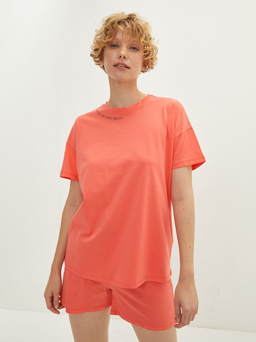 Mercan Bisiklet Yaka Baskılı Kısa Kollu Pamuklu Kadın Şortlu Pijama Takımı-1