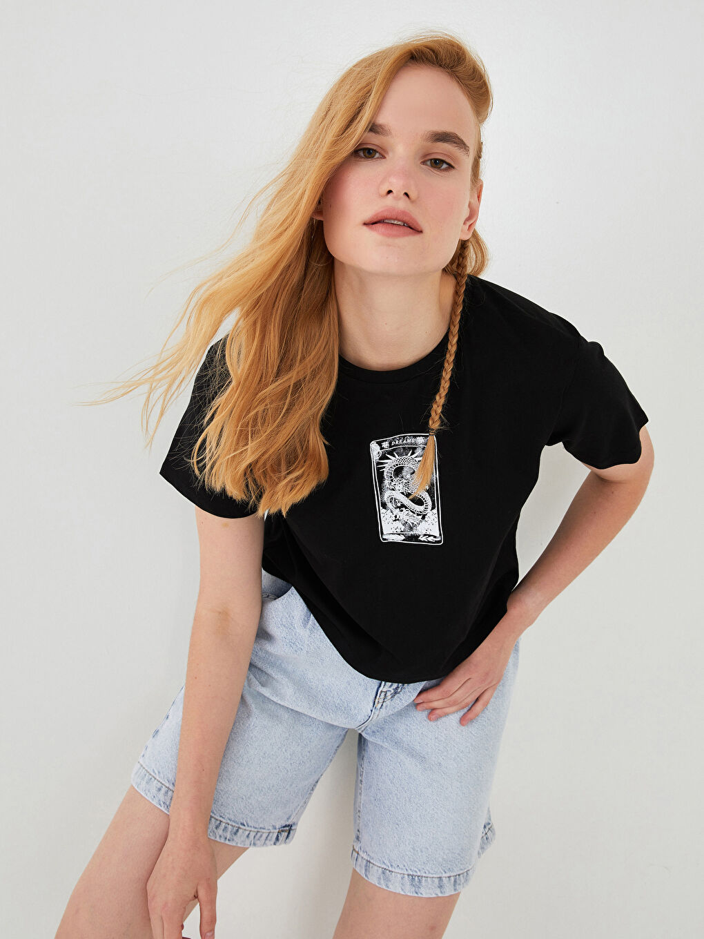 Siyah Bisiklet Yaka Baskılı Kısa Kollu Pamuklu Kadın Tişört