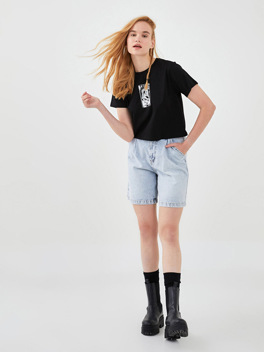 Siyah Bisiklet Yaka Baskılı Kısa Kollu Pamuklu Kadın Tişört-3