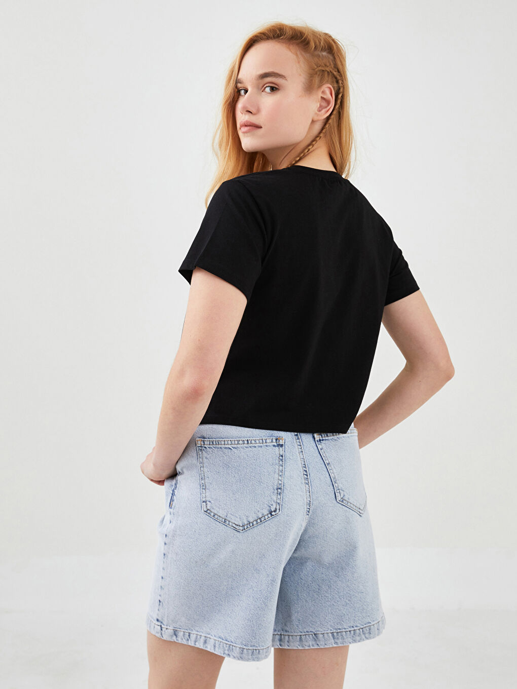 Siyah Bisiklet Yaka Baskılı Kısa Kollu Pamuklu Kadın Tişört-4