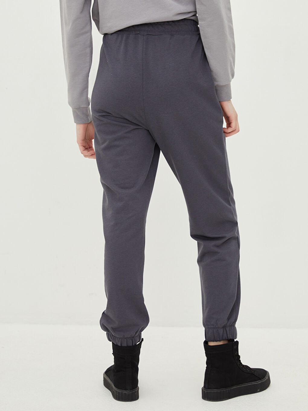Women's Elasticated Waist Plain Jogger Sweatpants-4