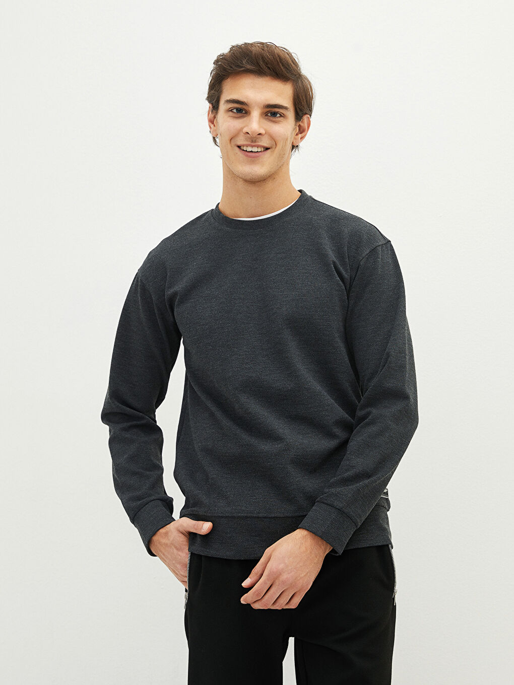 Мужская толстовка с круглым вырезом и длинными рукавами-3