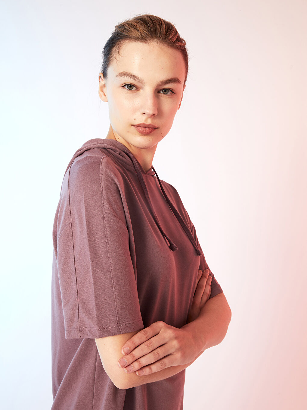 Спортна тениска с качулка, редовна кройка, къс ръкав за жени-1