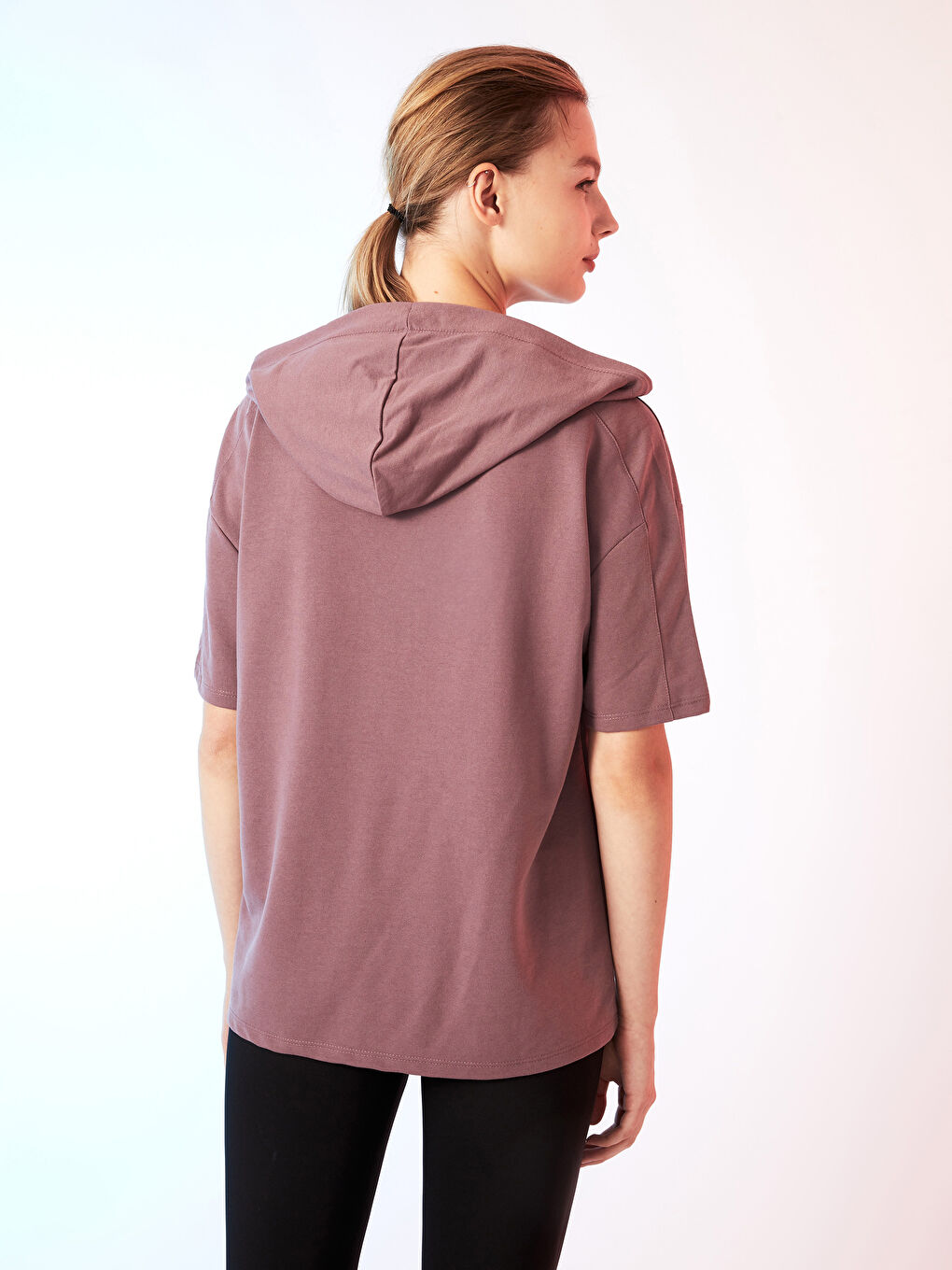 Спортна тениска с качулка, редовна кройка, къс ръкав за жени-4