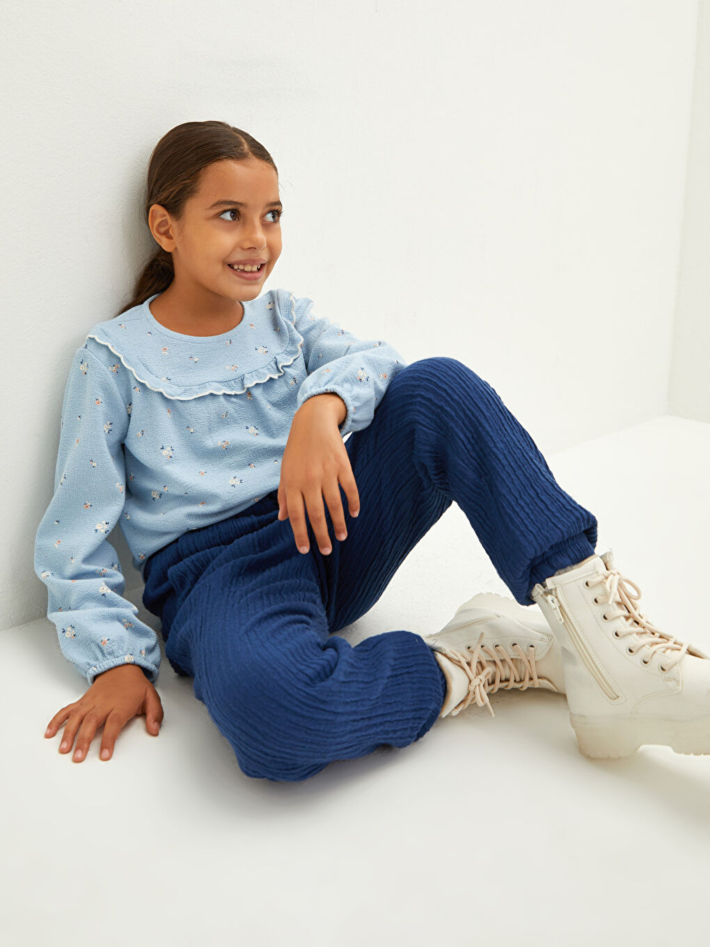 LCW Kids Тениска с кръгло деколте, отпечатана, с дълъг ръкав за момичета -W1HI76Z4-LQQ
